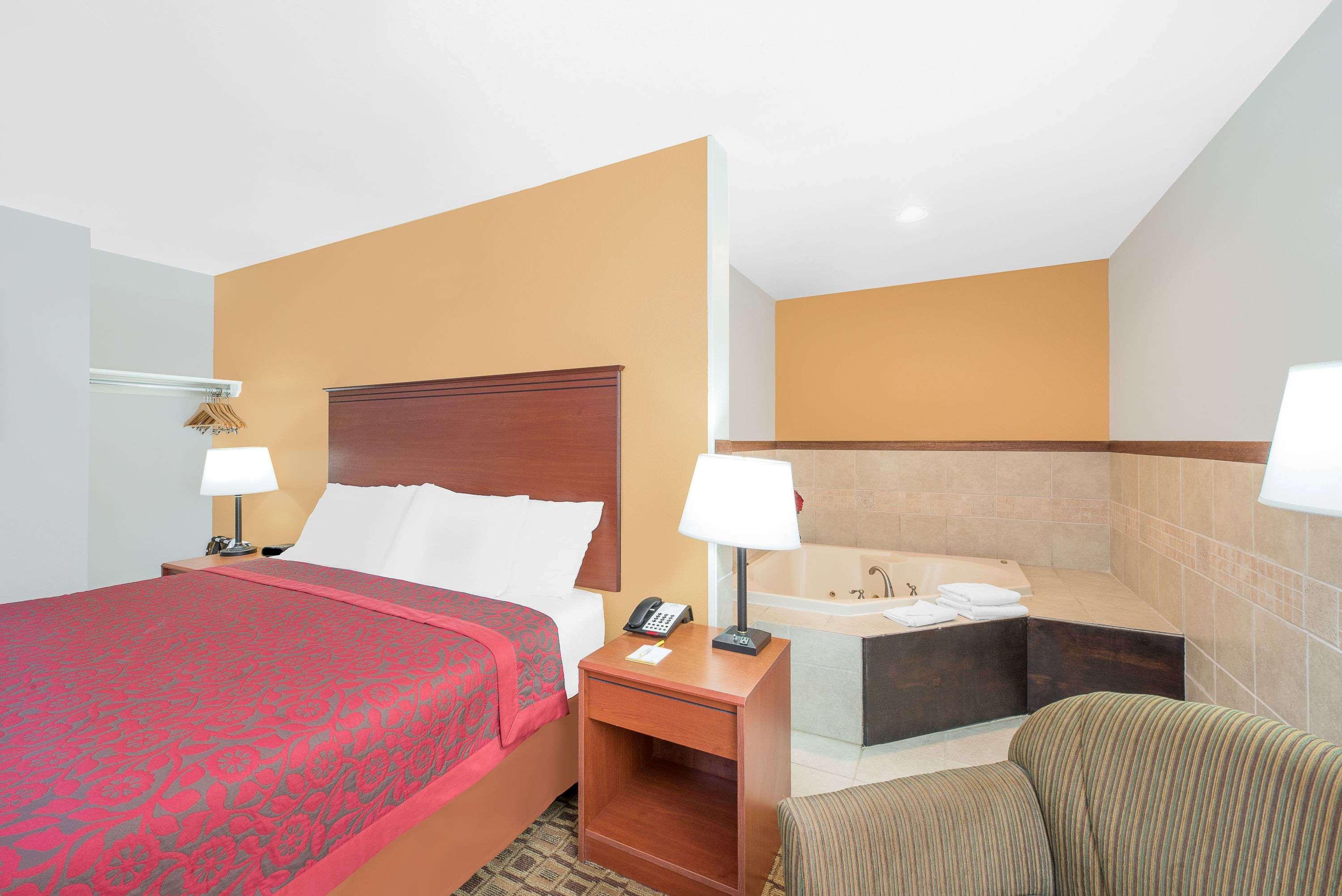 Days Inn By Wyndham Lamar Exterior foto